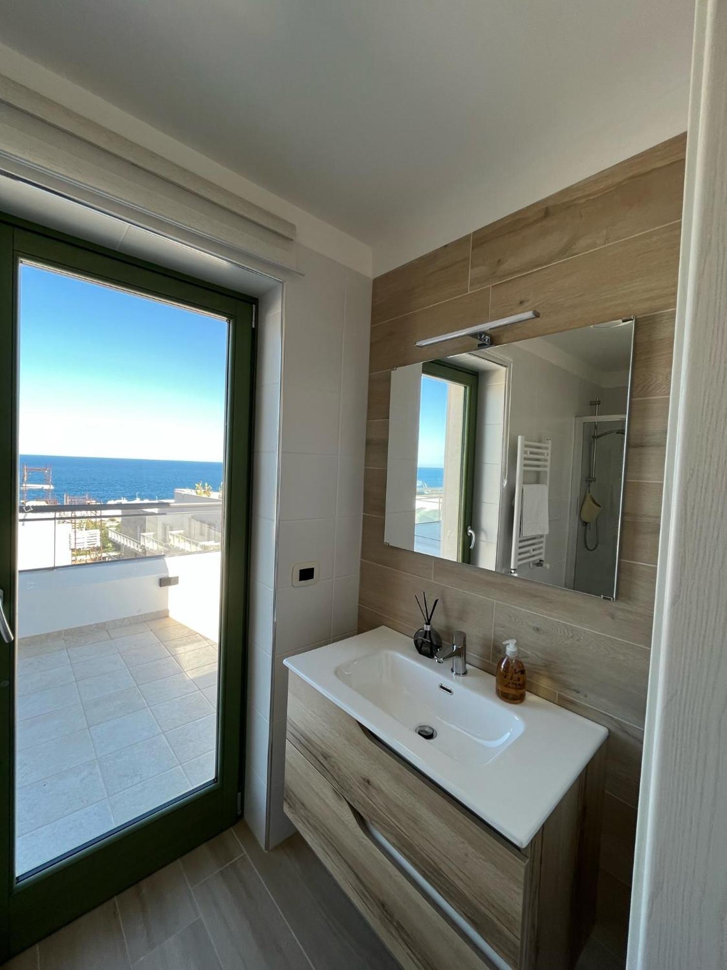 Bluenote Polignano a Mare Exterior foto